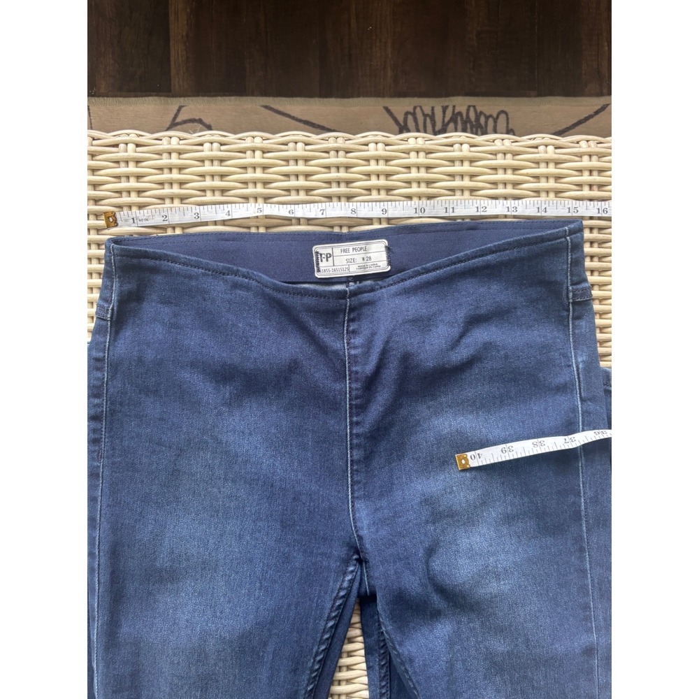 Free People Penny Pull On Flare Jeans size 28 boho retro hippie Festival - Picture 6 of 8